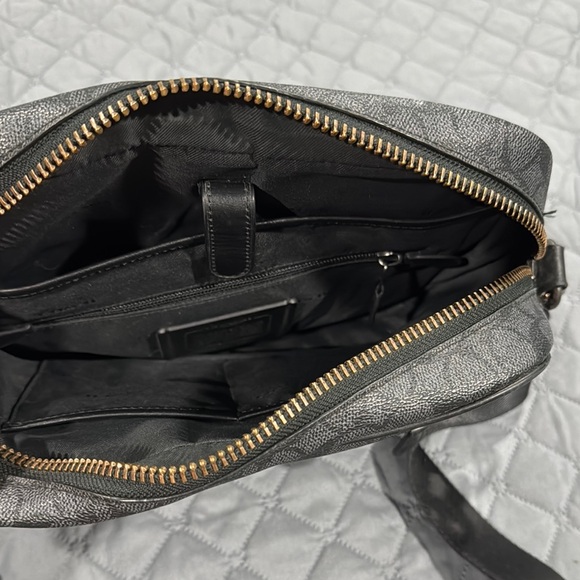 Coach Black Messenger Bag with Adjustable Strap - Picture 3 of 7